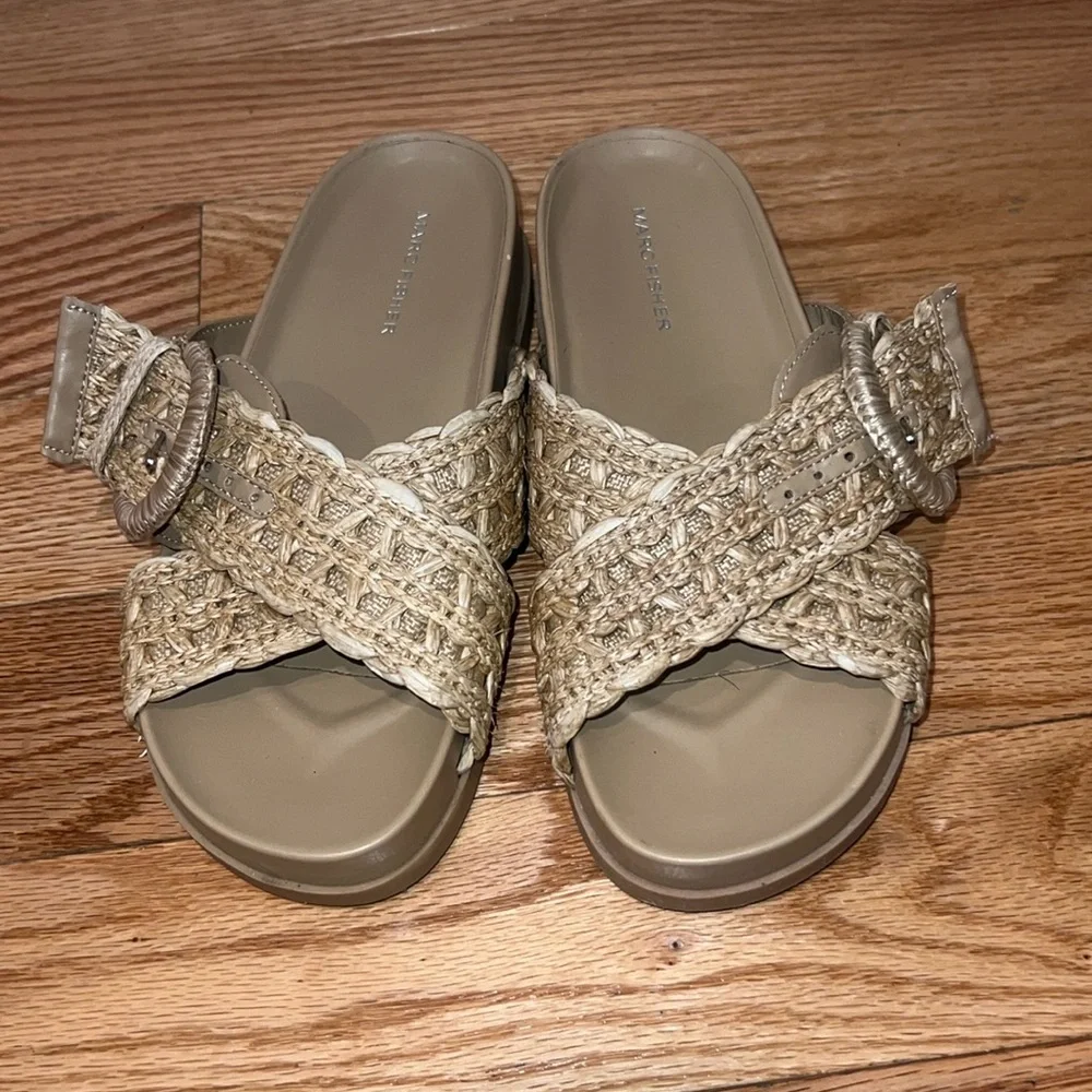 Marc Fisher WELTI FLAT FOOTBED SANDAL Sz 6.5